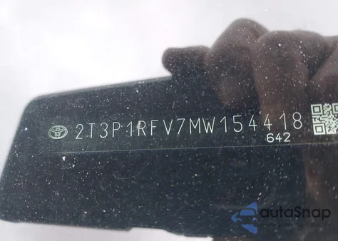 2021 Toyota Rav4 Xle z USA, uszkodzony, nr VIN 2T3P1RFV7MW154418